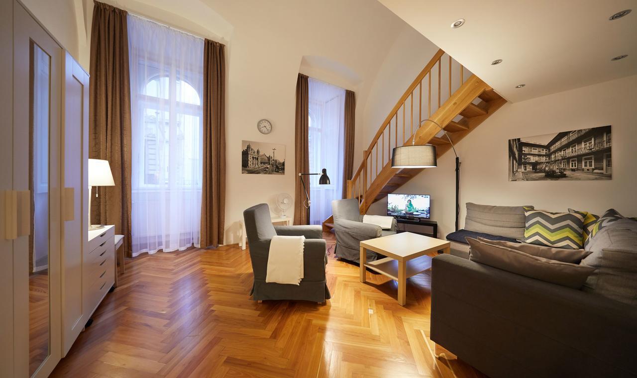 Fewo Oktogon Budapest Esterno foto